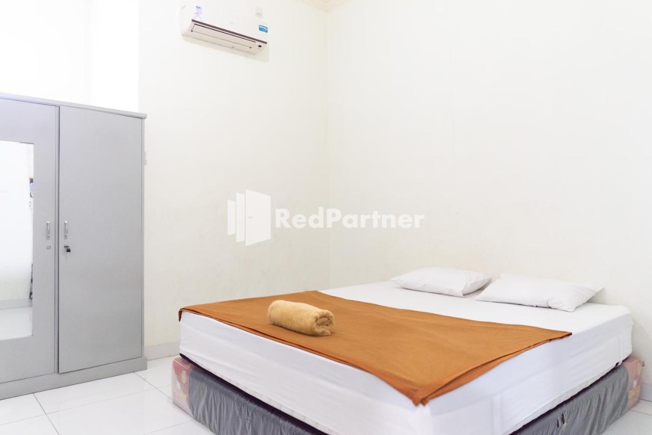 Wisma Aini Syariah Mitra Reddoorz Bandar Lampung Exterior photo