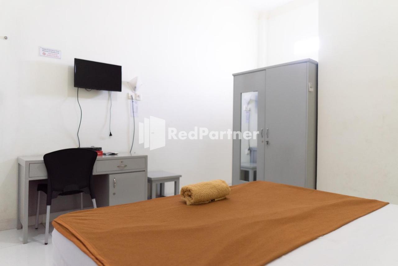 Wisma Aini Syariah Mitra Reddoorz Bandar Lampung Exterior photo