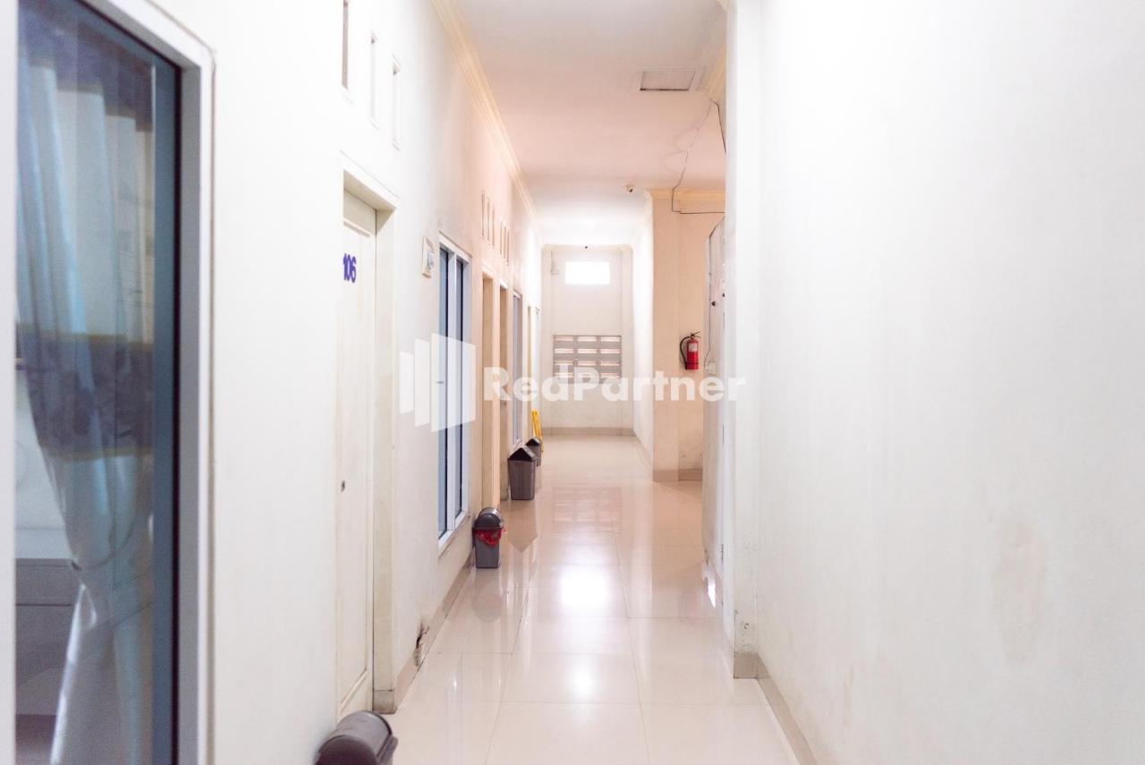 Wisma Aini Syariah Mitra Reddoorz Bandar Lampung Exterior photo