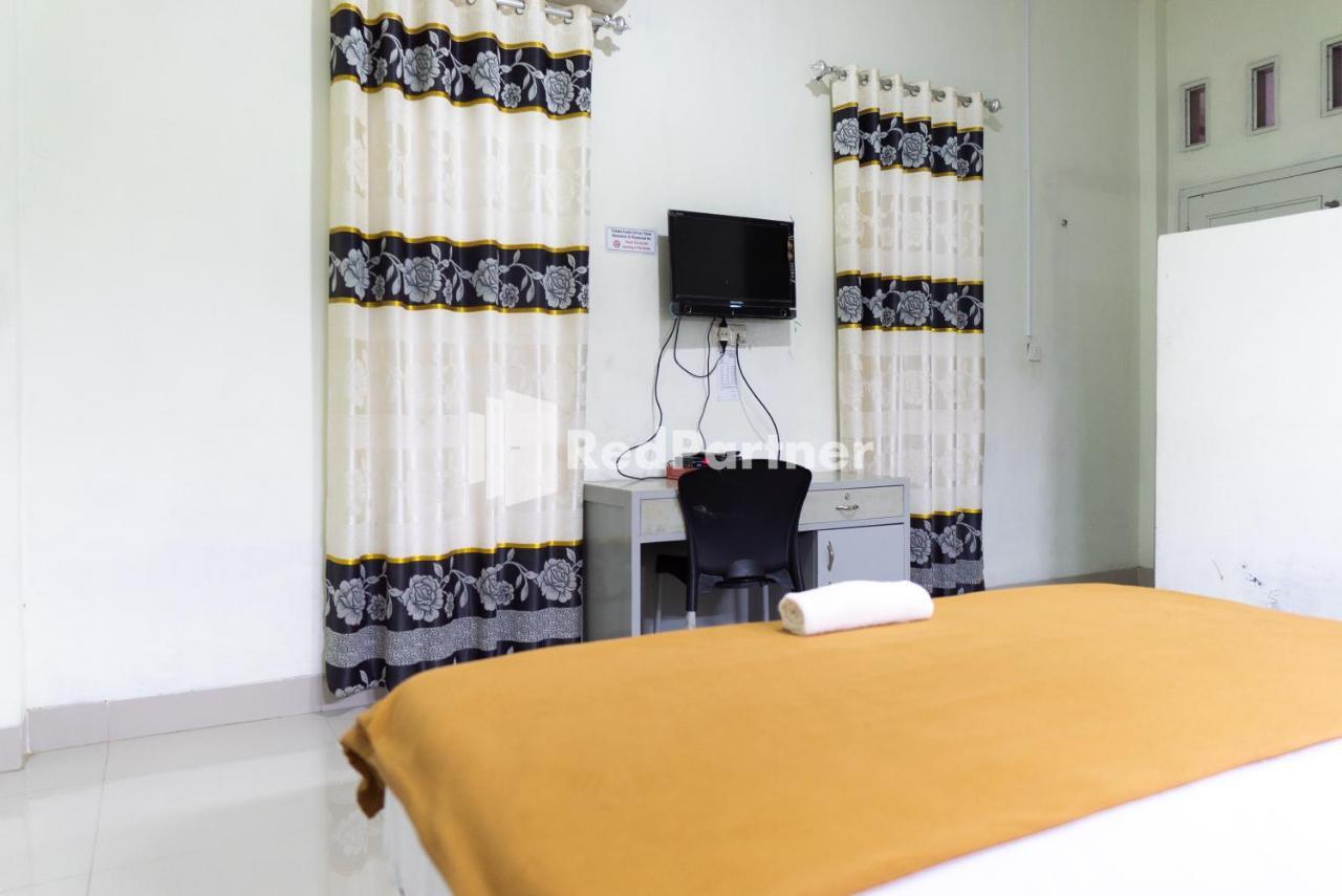 Wisma Aini Syariah Mitra Reddoorz Bandar Lampung Exterior photo