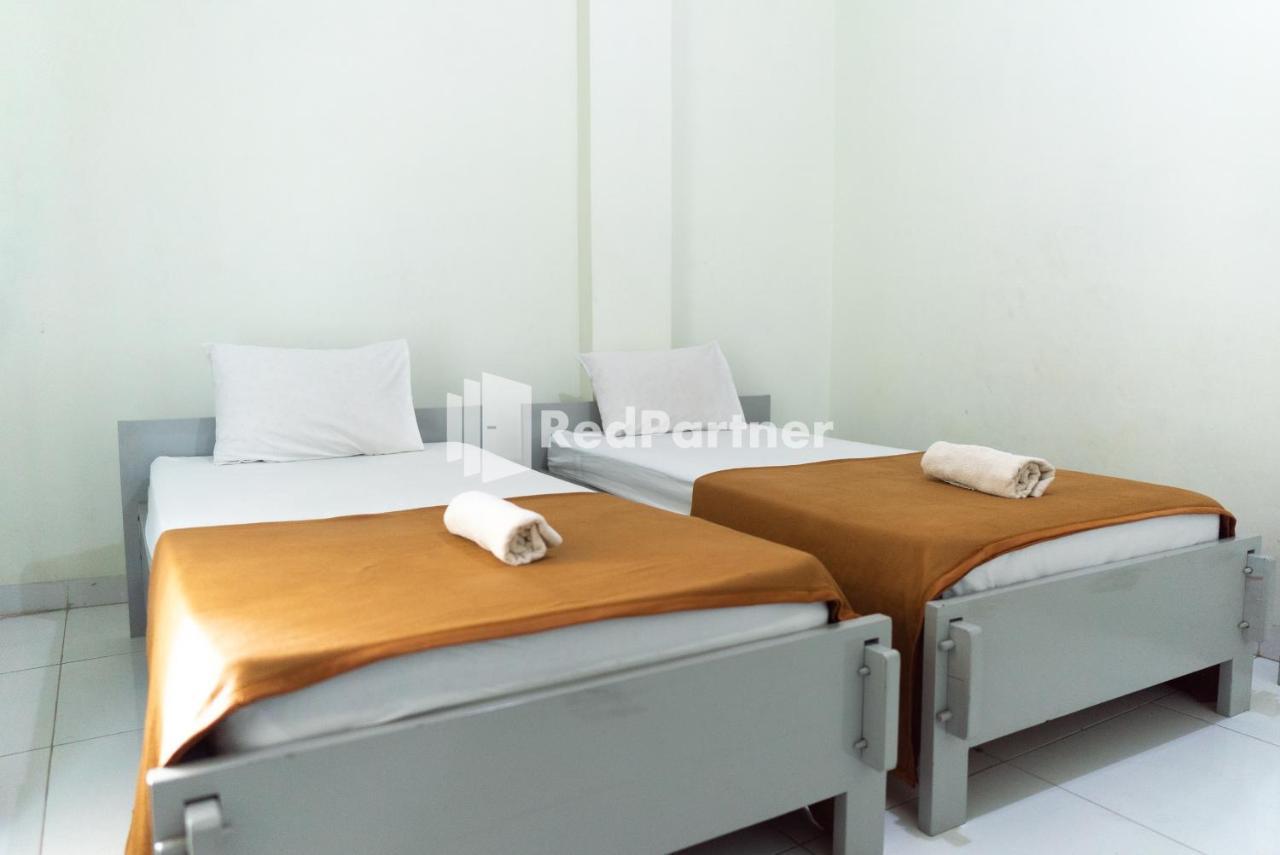 Wisma Aini Syariah Mitra Reddoorz Bandar Lampung Exterior photo