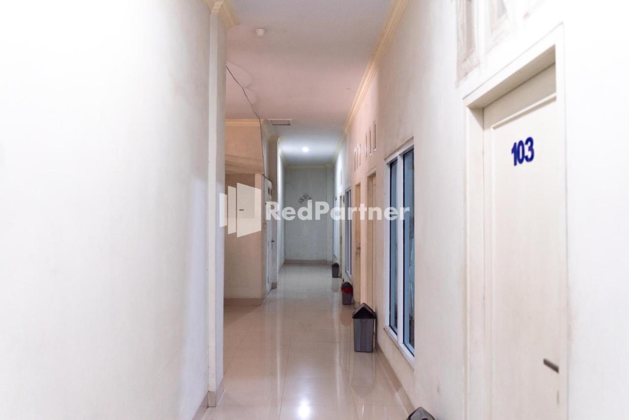 Wisma Aini Syariah Mitra Reddoorz Bandar Lampung Exterior photo