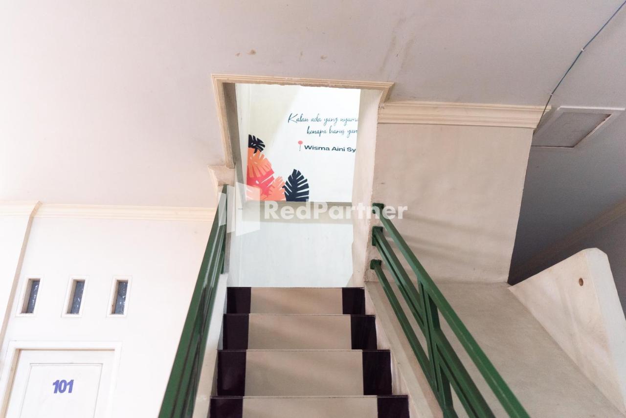 Wisma Aini Syariah Mitra Reddoorz Bandar Lampung Exterior photo