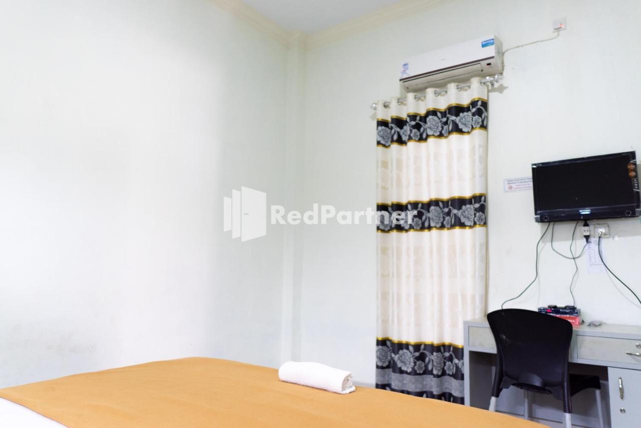 Wisma Aini Syariah Mitra Reddoorz Bandar Lampung Exterior photo